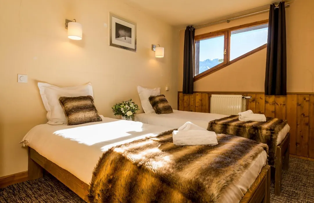 Chalet Val 2400-1