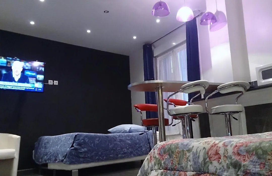 Hotel Moderne-1