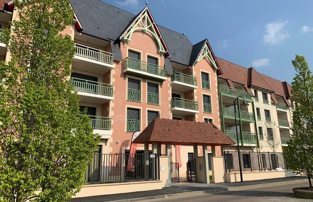 Résidence Services Seniors Domitys - Les Safrans-1