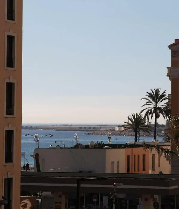 Stylish 2 Room Flat 50 Meters To The Beach-1