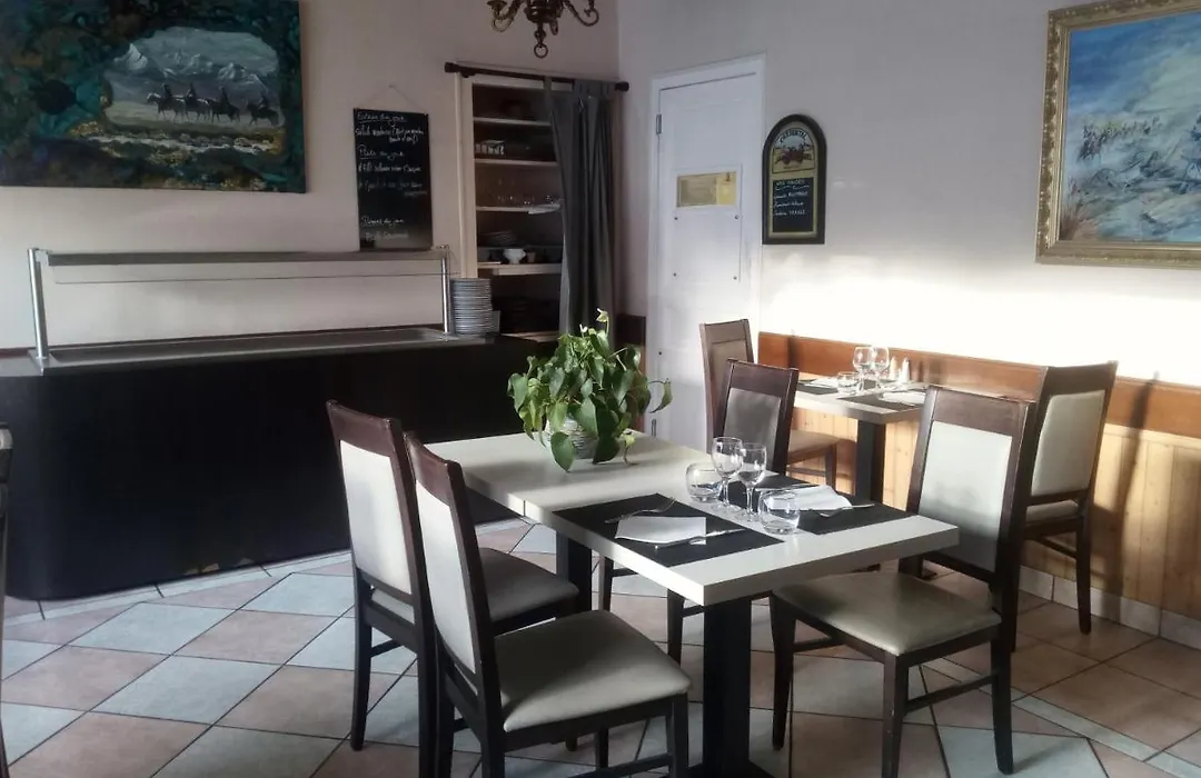 Hotel De La Gare-1