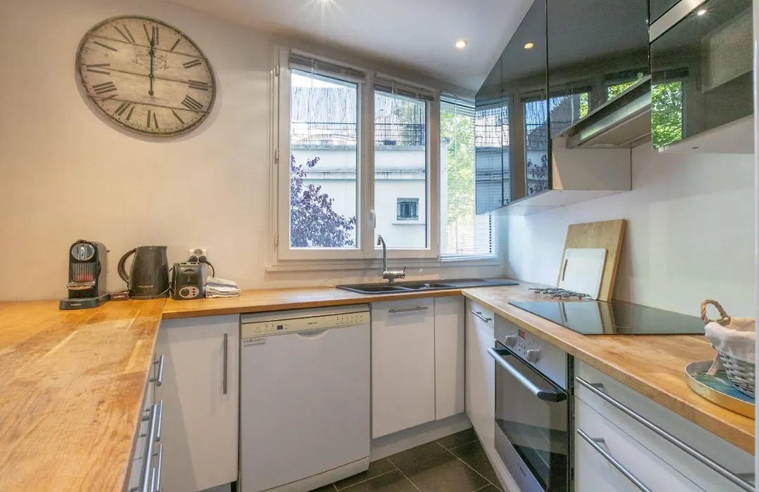 Paris City - Spacious 3 Rooms Flat For Families - 3 Minutes From Metro Station-1