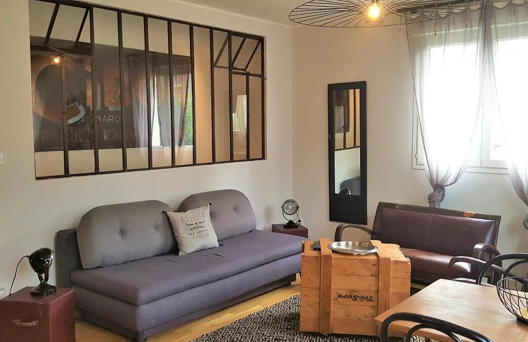 Guest House " Gite L'Atelier Du 6"- Calme - Jardin-1