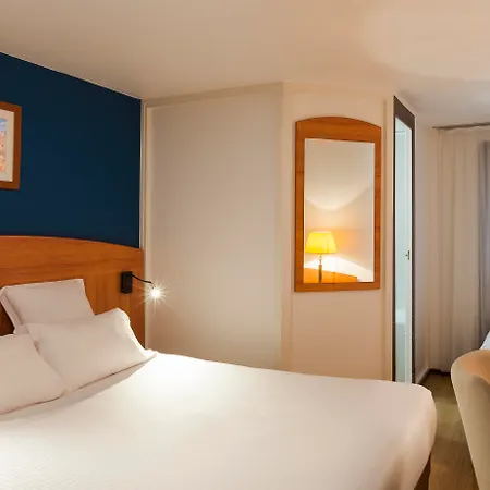 Comfort Hotel Evreux-2