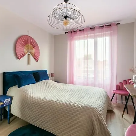 Appartement climatisé 3 étoiles T3 chic à Strasbourg avec billard et terrasse-3