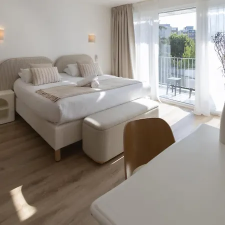 Hotel ASTORIA- Saint Etienne-Centre des Congrès--2