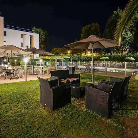 Mercure Cannes Mandelieu-3