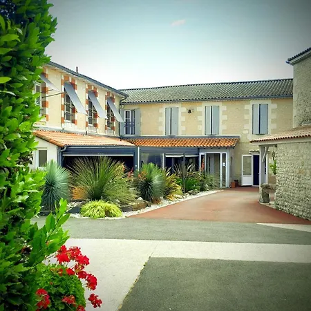 Hôtel Restaurant Le Commerce-3