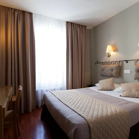 Hotel Cosmotel Marais Republique Paris-2