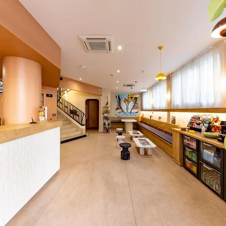Ibis Styles Marseille Centre Prado Place Castellane-3