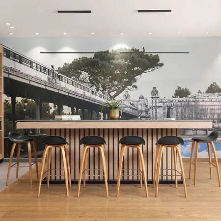 Courtyard by Marriott Paris Porte de Versailles-3
