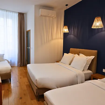 Hotel De La Mer-3
