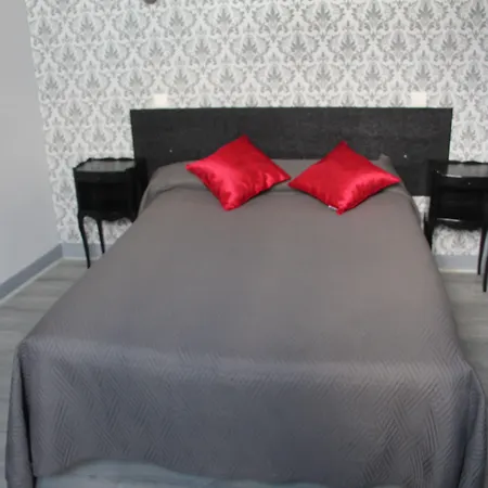 Hotel Au Chapon Fin-3
