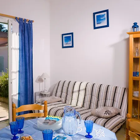 Madame Vacances les Mas de Saint Hilaire-2