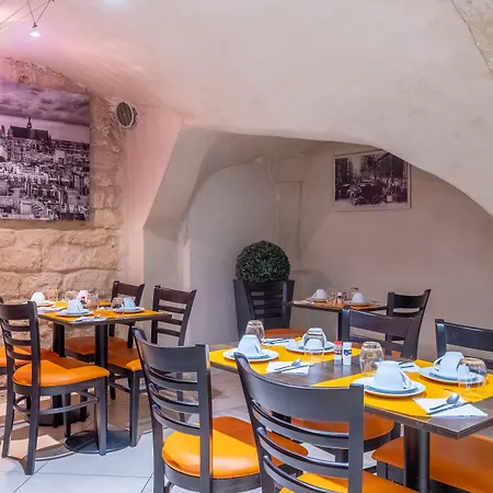 Hotel 85 Saint Honore-3