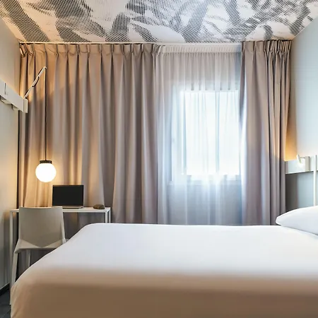 Ibis Clamart Paris Velizy-2