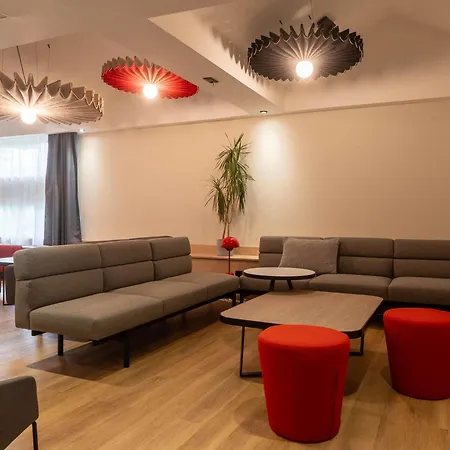 ibis Lyon Est Bron-3