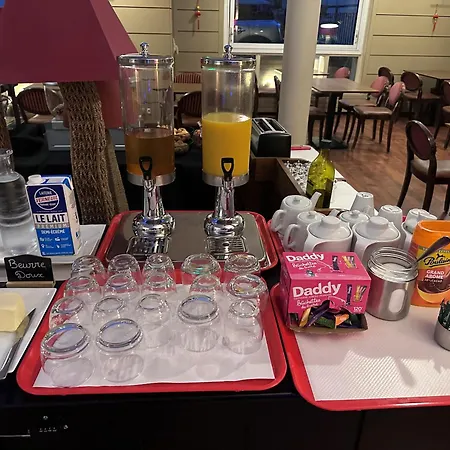 Logis Hotel Restaurant Le Monarque 30 Parking Velos Securise-2