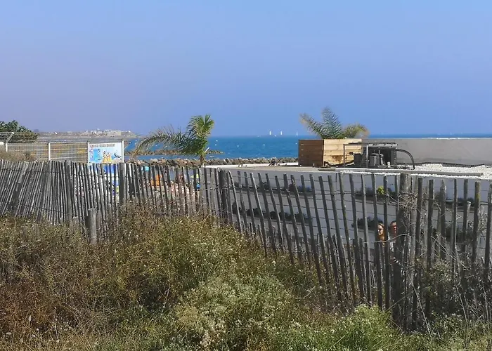 Meublé de tourisme 6/8 pers bord de mer sur camping 4* Vias