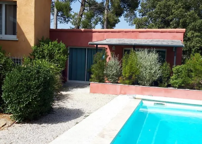 Hotel La Grenotte au Castellet à Le Castellet 