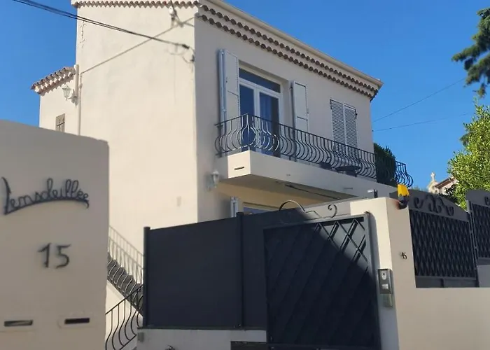 L ensoleillée MAISON 2 CHAMBRES-PRIVATE HOUSE CANNES