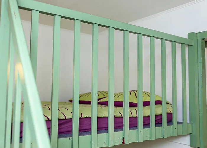 Sleep In Versailles