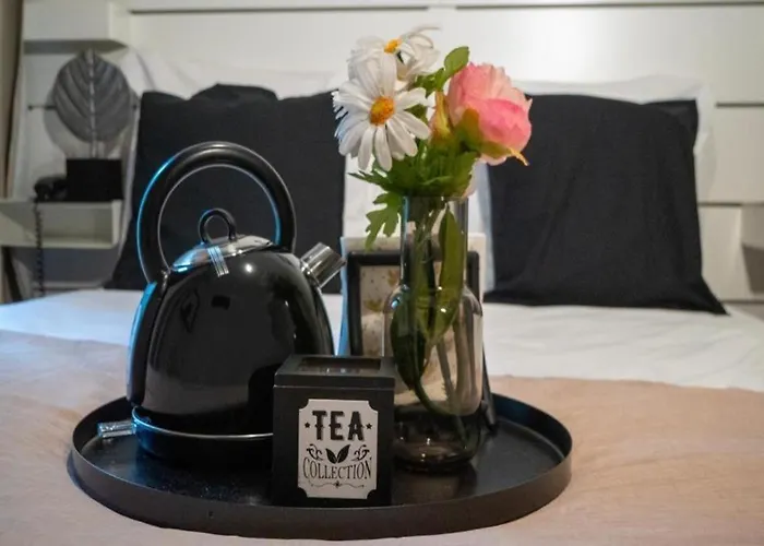 Hotel Le 23 Clichy