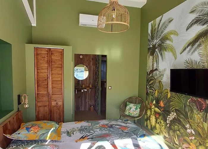 Villa Label Vue chambres d'hôtes avec piscine au Boulou Le Boulou