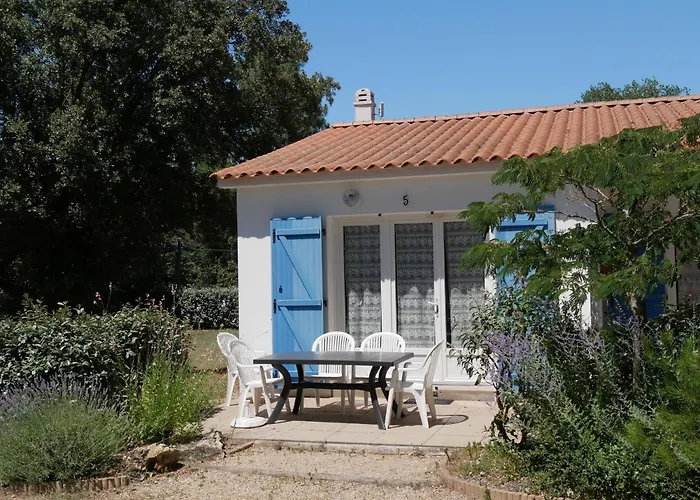 Hôtel ULVF Les Hibiscus à Saint-Jean-de-Monts
