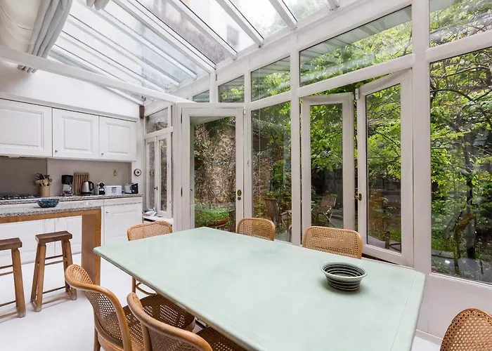 Veeve - Charming Townhouse Near Parc Montsouris Vila Paris privado