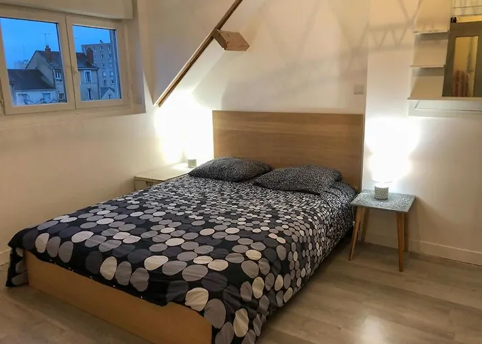 Hostel Tourangeau Tours