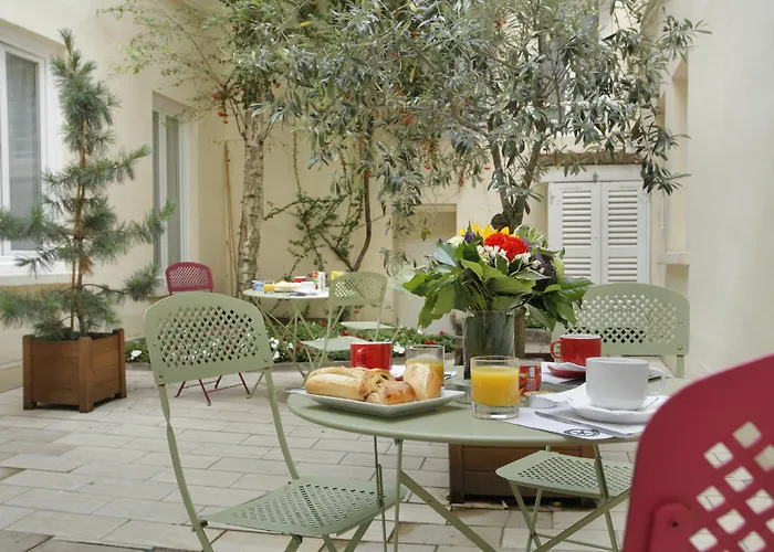 Hotel Lecourbe, Paris Tour Eiffel