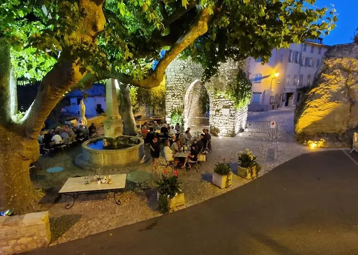 Hôtels à Seillans