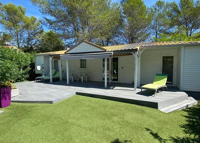 Bungalow de luxe de 60m2 dans camping 5 étoiles Puget-sur Argens