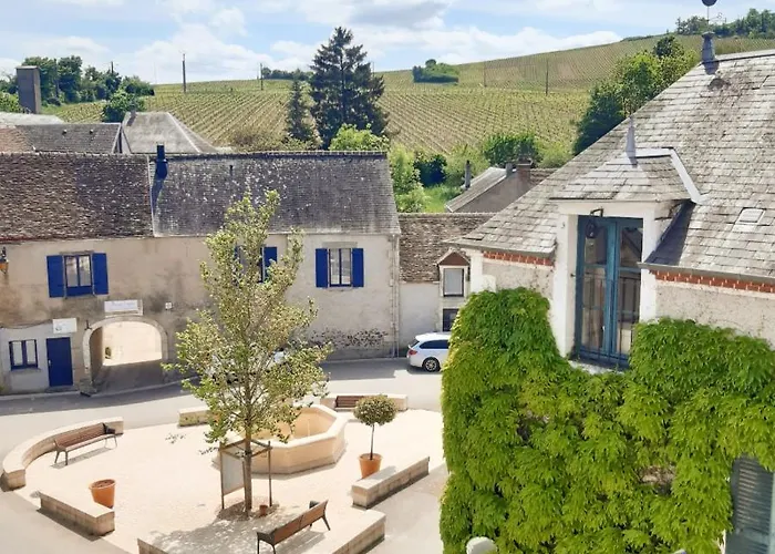 Hôtel Restaurant Famille Bourgeois La Cote des Monts Damnés Sancerre