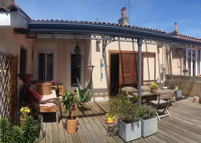 Calme , Proche Du Centre, Grande Terrasse, Petit Dejeuner Bordeaux