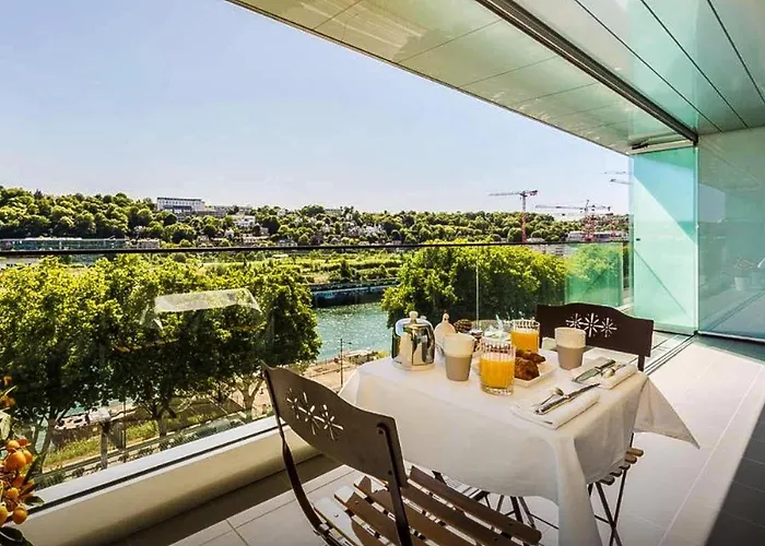 Room In Guest Room - View On Seine Seine Musicale Boulogne-Billancourt