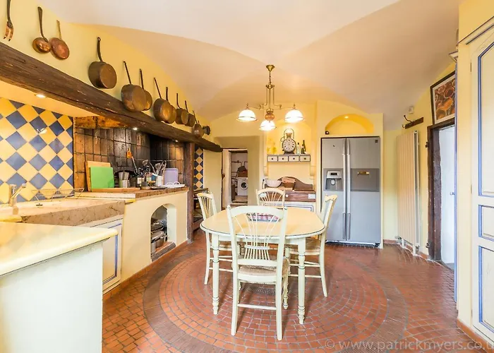 Luxury Chalet With Outdoor Hot Tub, Sauna, Gardens & Mountain Views! Briançon