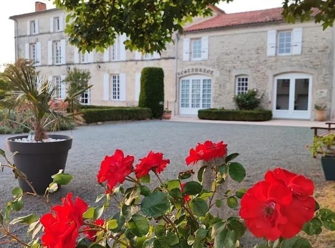 Tonnay-Boutonne Hotels