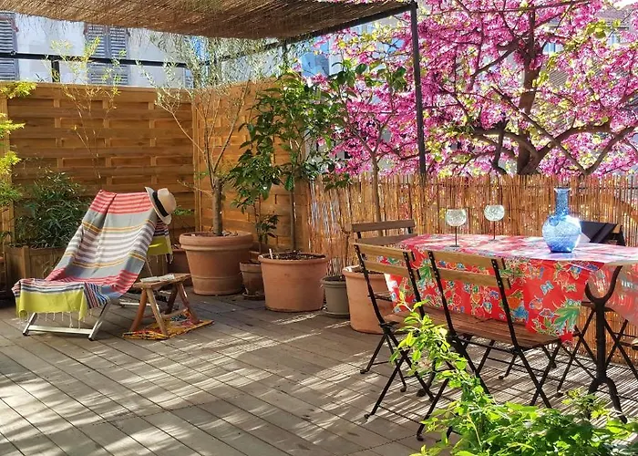 Little House With A Large Roof Garden In The City Center Marseilles
