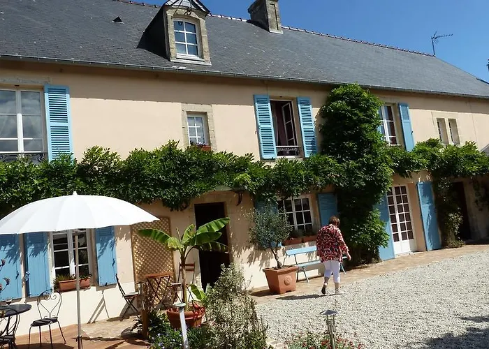 Les Volets Bleus Bed and Breakfast Saint-Martin-des-Entrées