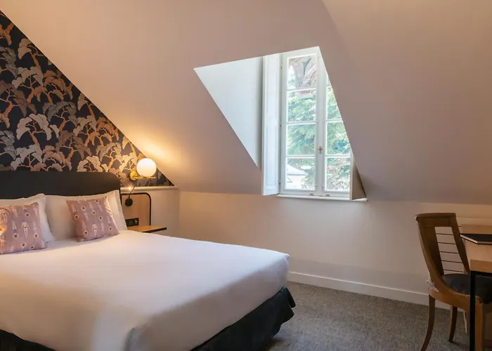 Candes-Saint-Martin Hotels