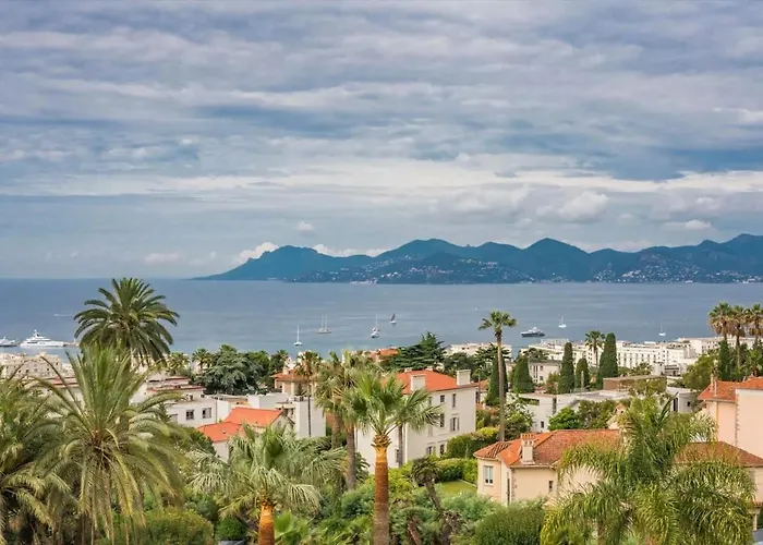 Room In Apartment - Magnificent 3 Bedroom Cannes