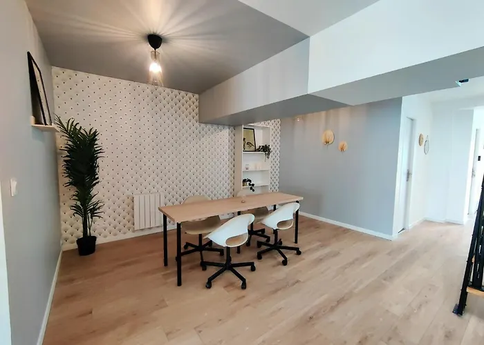 Chambre Iroise Avec Salle De Bains Privative Dans Une Residence Avec Salon Et Cuisine Partages Brest