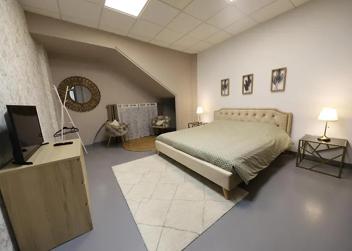 Aparthotel Loft 200m2 avec écran led géant de 10m2 Marsella