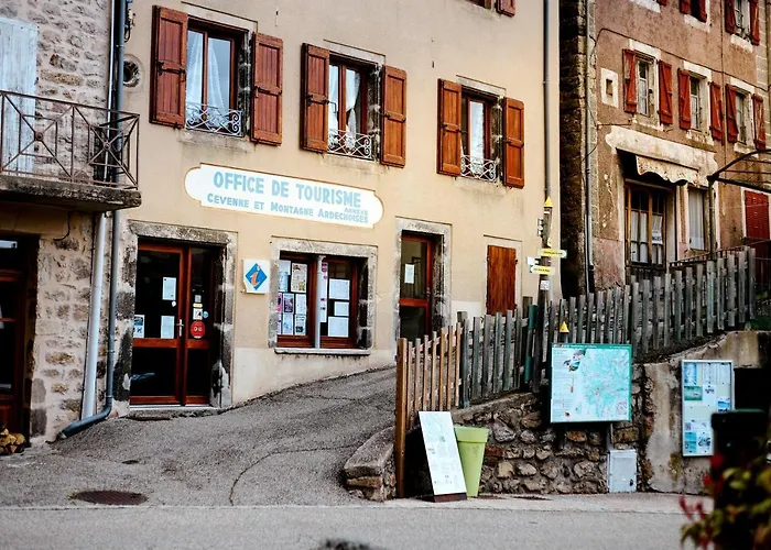 Hôtels à Saint-Laurent-les-Bains