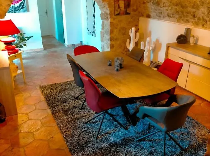 Chambre Dans Mas De Charme Bed and Breakfast Grasse