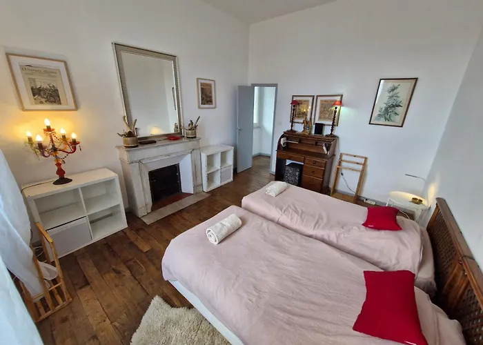 VILLA BELVEDERE D'AJACCIO, VILLA ENTIERE VUE MER POUR 2 à 10 VOYAGEURS