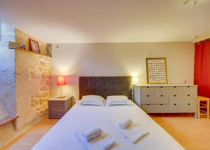 Hotel Charming Townhouse With Terrace Burdeos