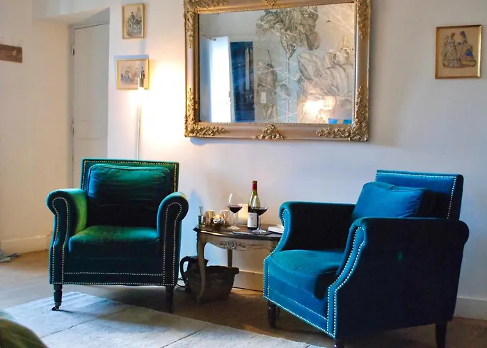 Grignan Hotels